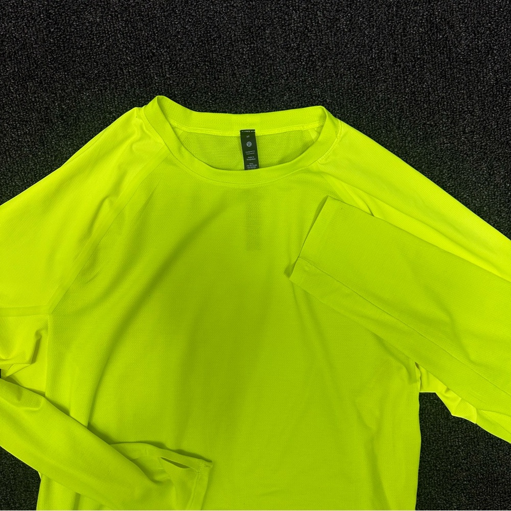 Lululemon Shirt Mens Size M Highlighter Yellow Hi Visibility Long Sleeve Running